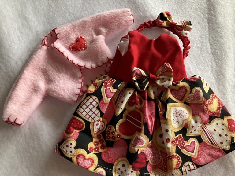 dress valentine cookie with coat