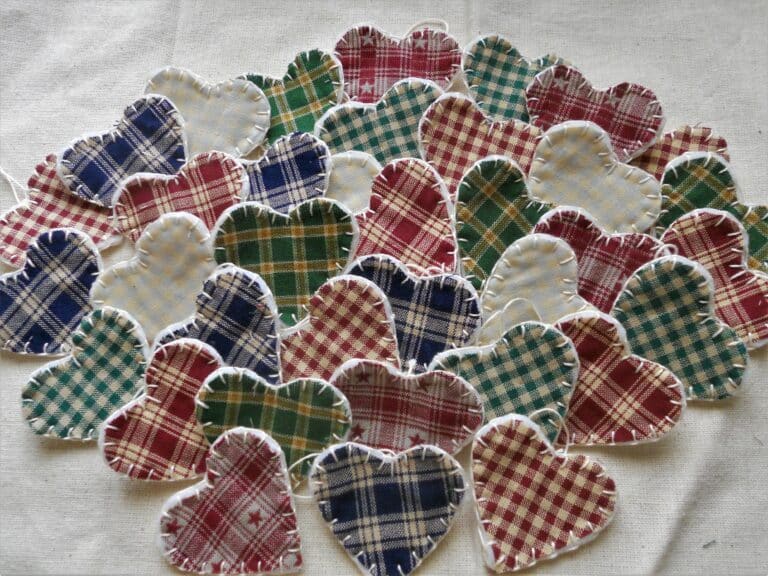 penny rug mini heart homespun