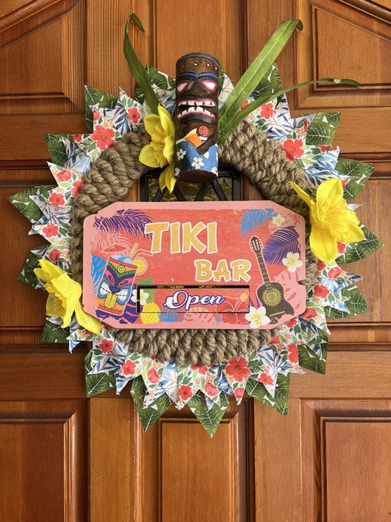Round tiki wreath, rope and ribbon