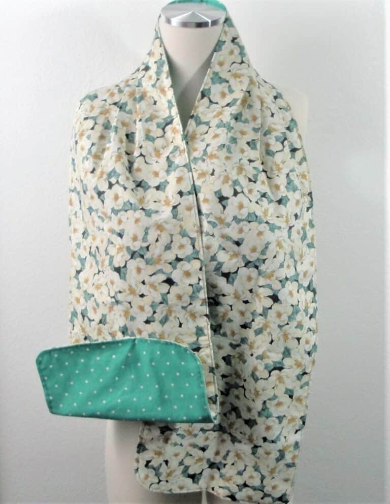 Magnolia bib contrast 1