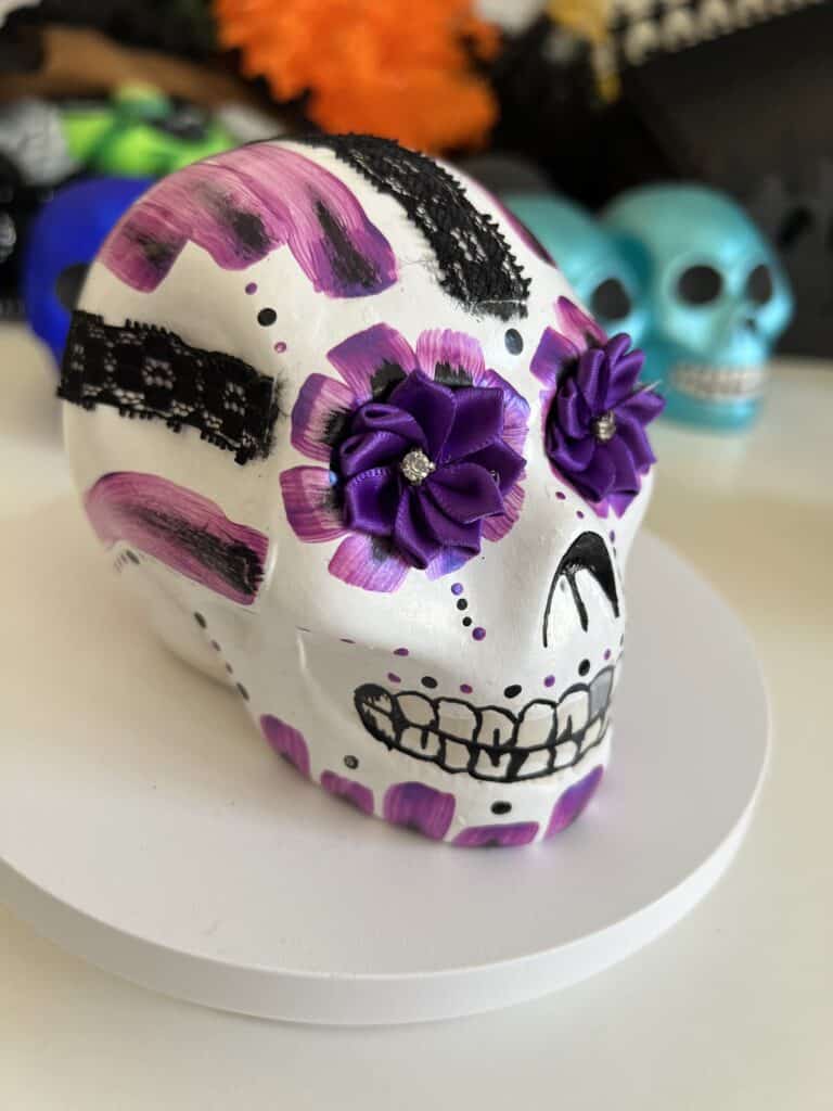 calaca white purple black