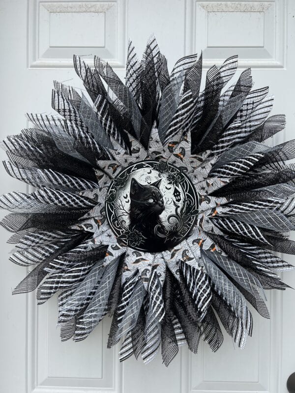 black and white Halloween wreath with cat