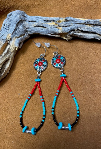 Loop earrings with red turq black medalion