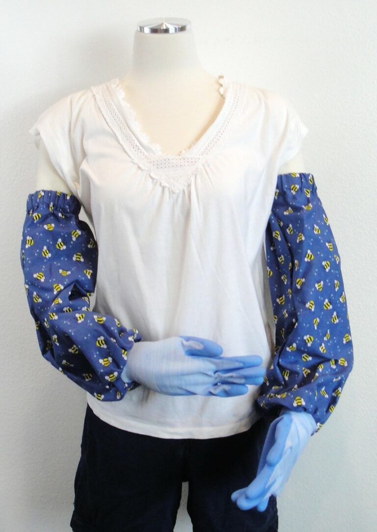 Blue Bees Garden Gloves with arm protection