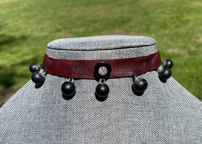 Di-Out Necklace