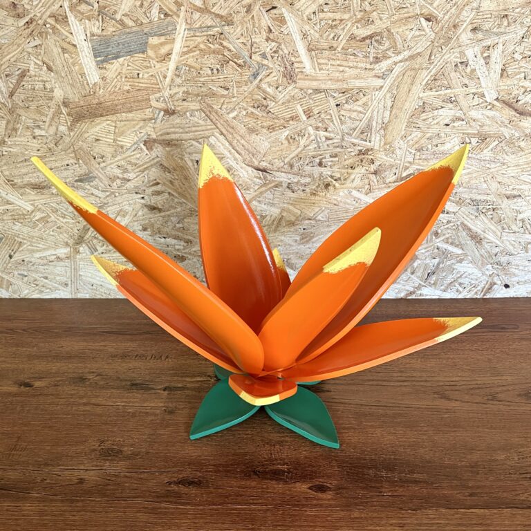 1 lotus flower 10 MCM