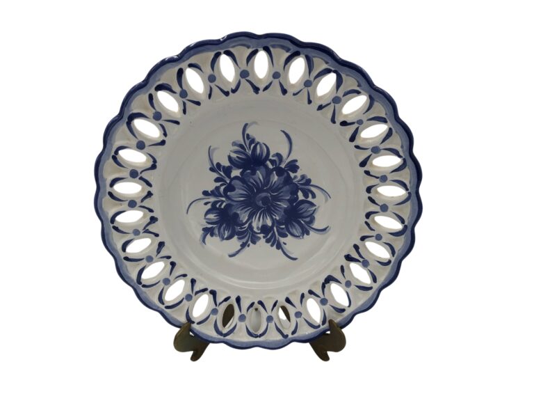 Wall Plate Blue And White 2