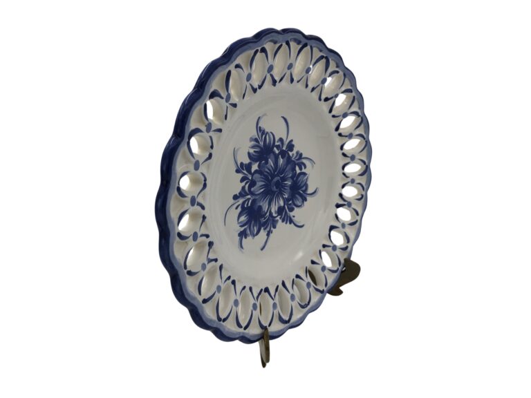 Wall Plate Blue And White 3