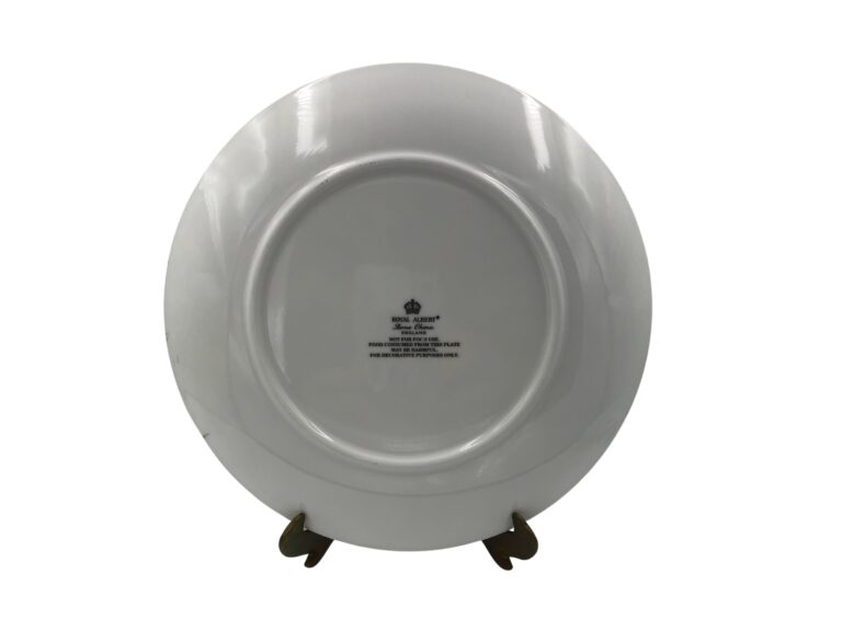 Christmas Decorative Plate Royal Albert 2