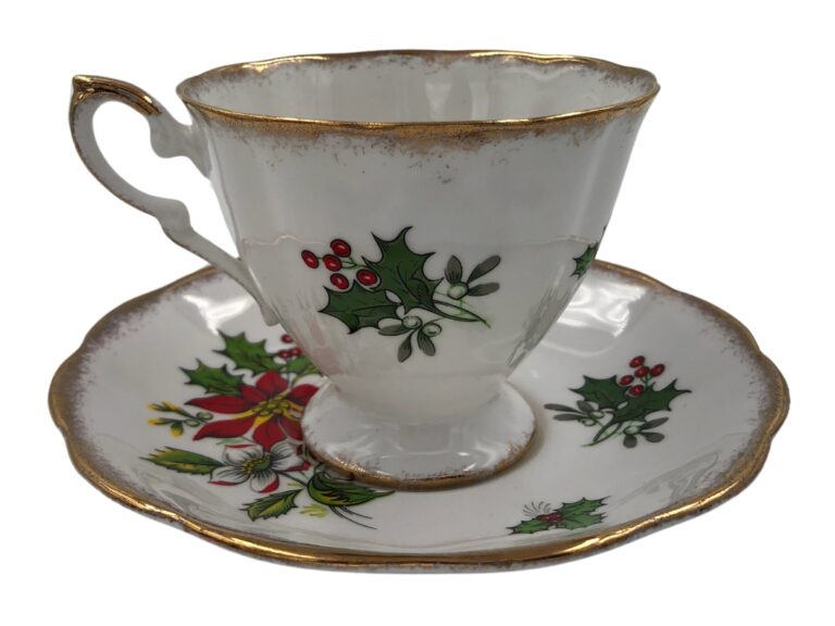 Teacup Saucer Poinsetta Royal Standard 4