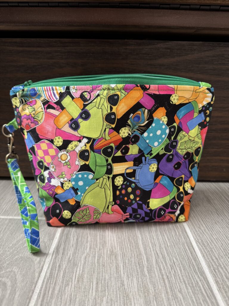 Medium Pouch w/court lining