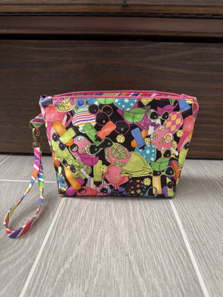 Small pouch w/striped lining
