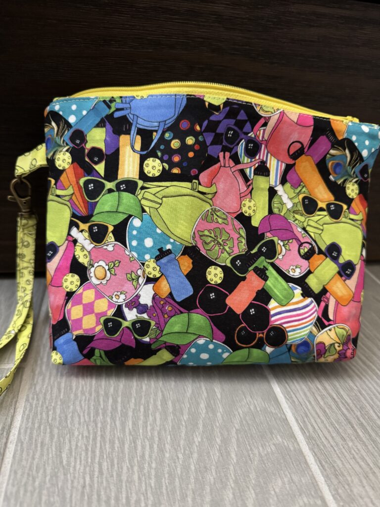 Small pickleball bag w/pickleball lining