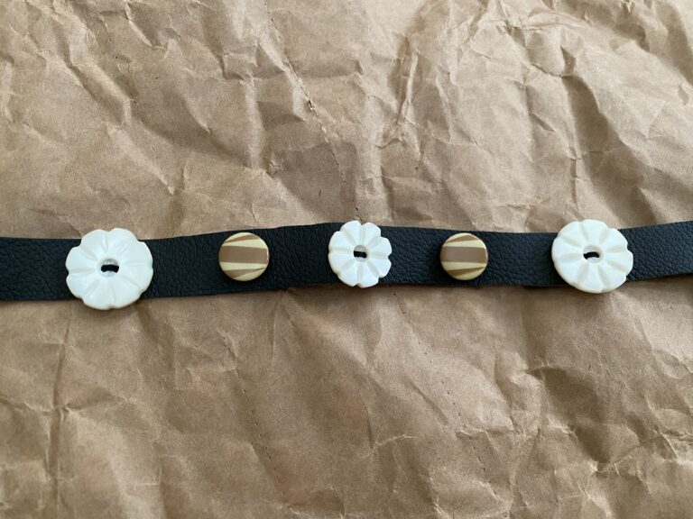 flower child choker necklace