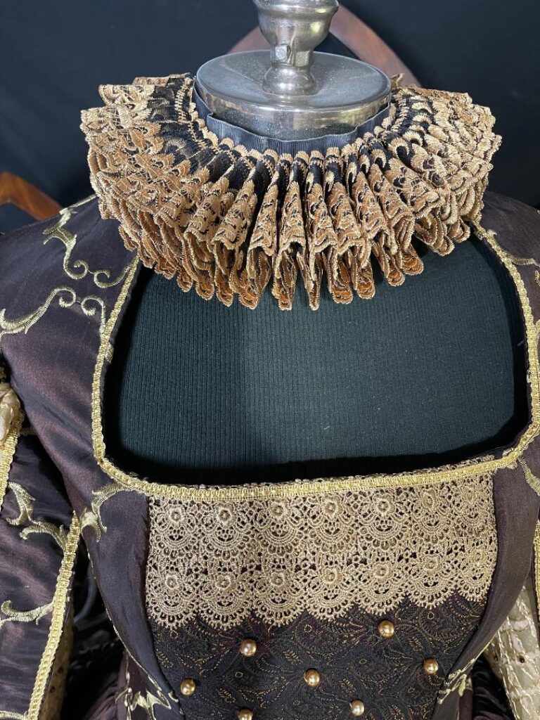 Neckline Detail
