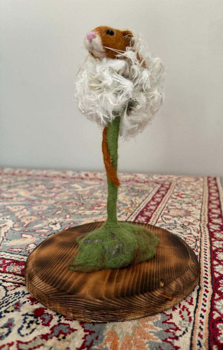 Needle felt mouse with dandelion