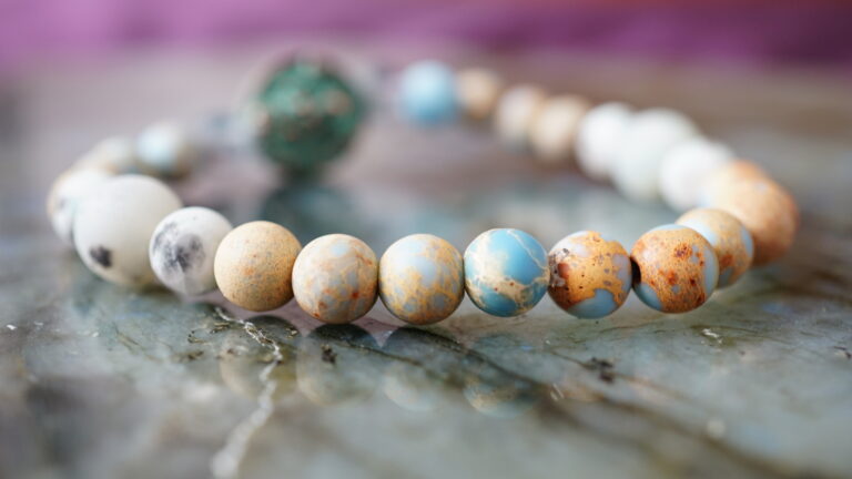 Stone stretch bracelet