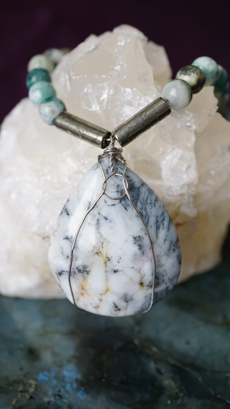 Moss agate stone pendant on necklace