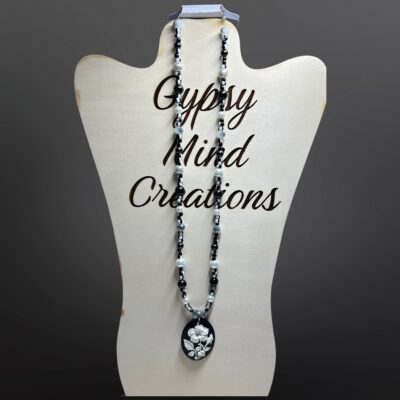 Black and White Flower Pendant Handmade Bead Necklace