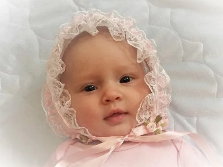 il 1588xN.1515021531 hapa 1baby in bonnet