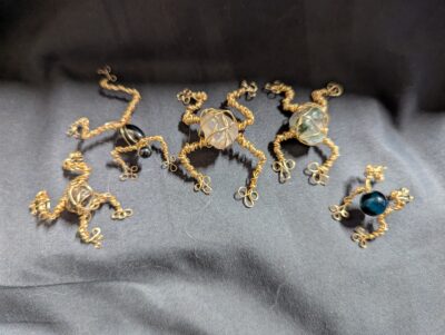 New Handmade Wire And Stone Frogs