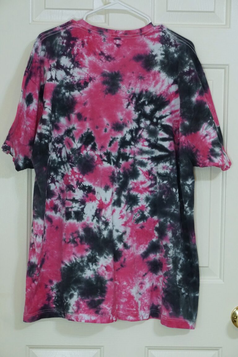 A pink and black tie-dyed crew neck shirt. Crumple pattern, 2XL.