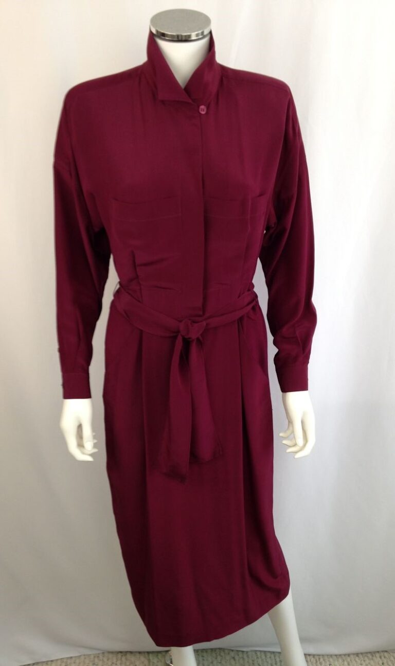 Burgundy collar up