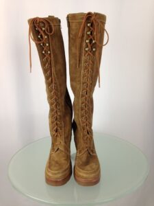 IMG 0791 tan suede front