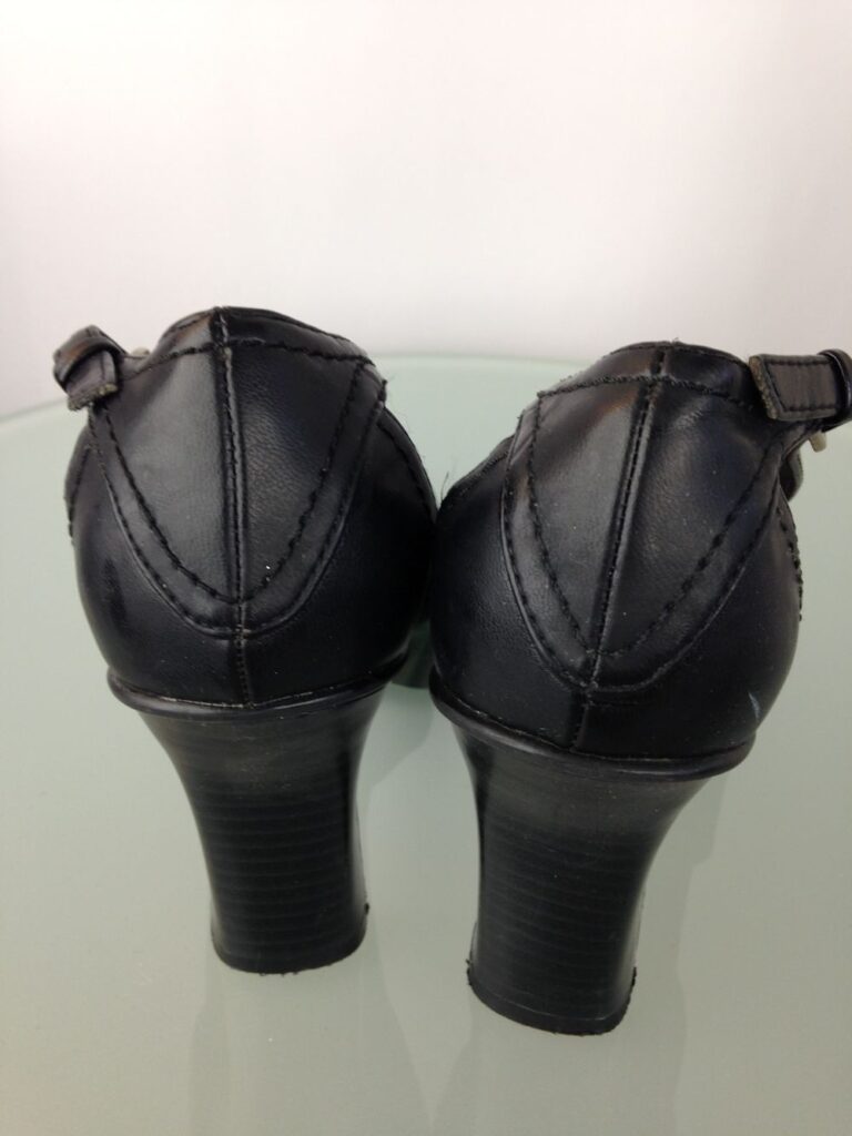 Mary janes back heels
