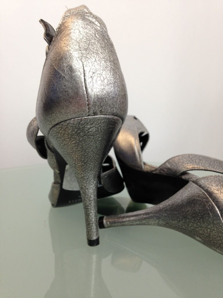 Silver Pumps Back Heel