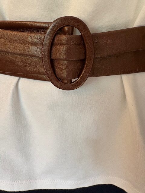 Vintage Ladies Bronze Leather Belt 2 Bronze belt close up buckle