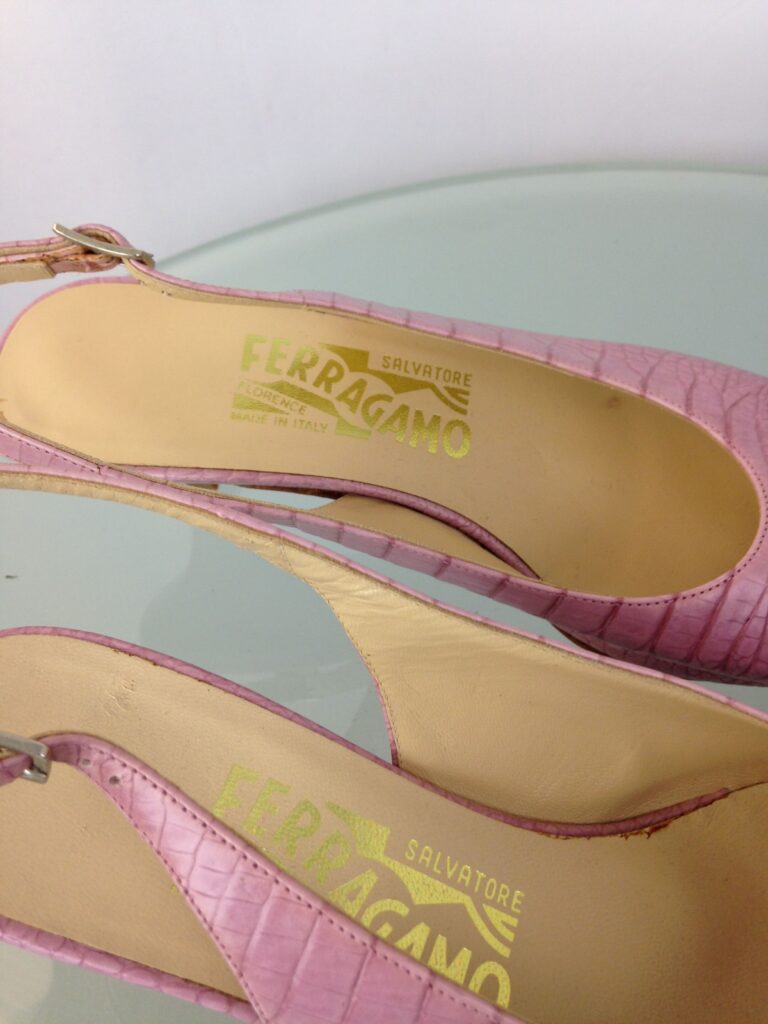 Ferragamo Pink shoes insoles logo
