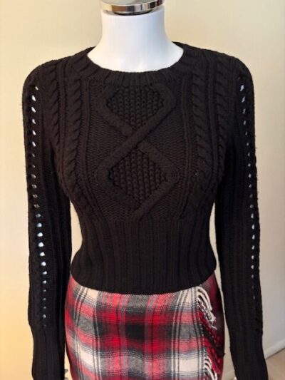 Blk sweater close up front