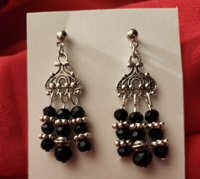 Elegant black chandelier earrings 🖤✨