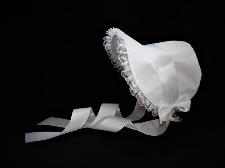 647167548 26457030217248031 6702144573235575892 nWhite bonnet