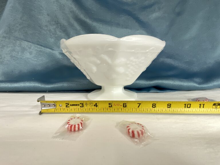 Vintage 8-Sided Grapes and Leaves Pedestal Compote Dish 9 IMG 8562