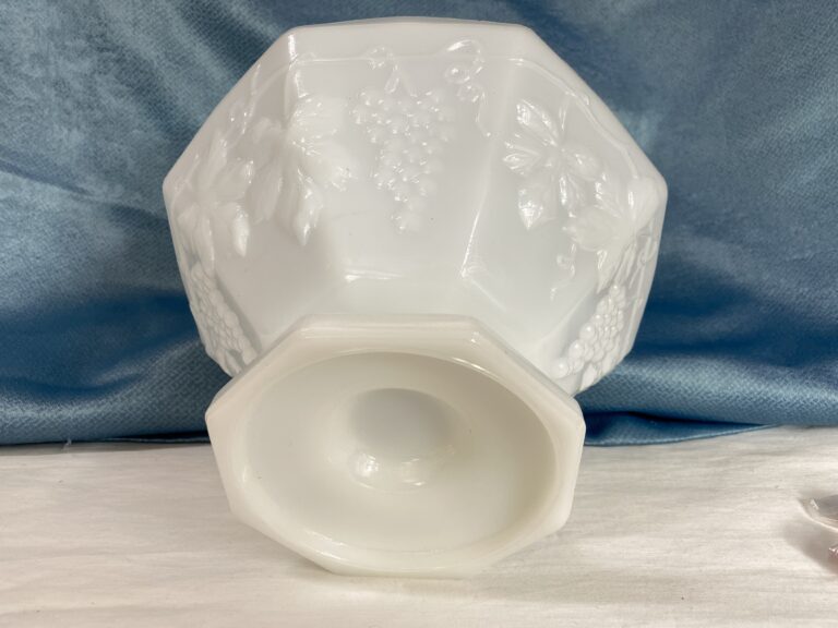 Vintage 8-Sided Grapes and Leaves Pedestal Compote Dish 6 IMG 8566
