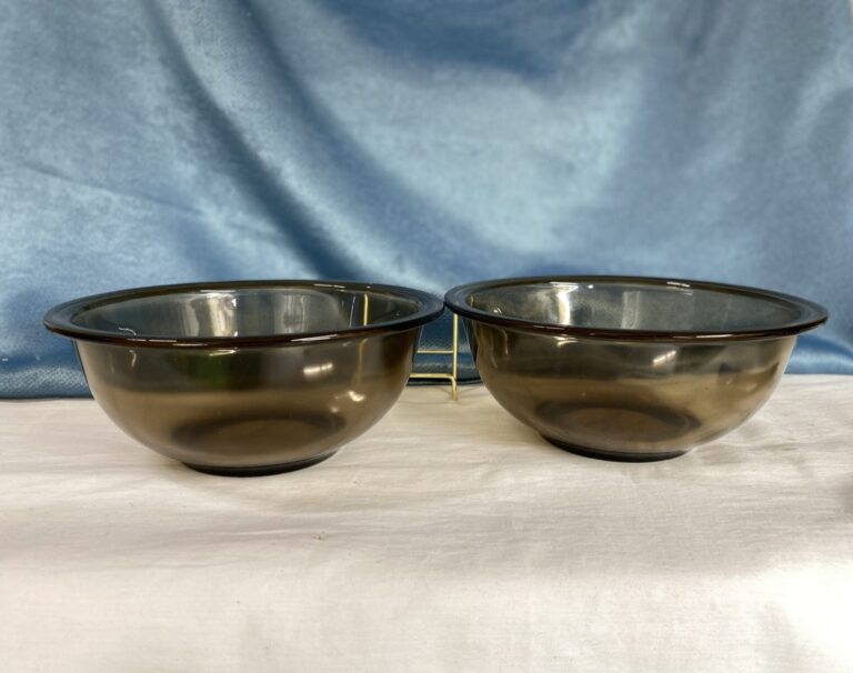 Two PYREX Mixing Bowls 323 Smokey Brown 1.5 Liters Corning NY Stamped 13 and 20 1 cropped IMG 8907 scaled 1