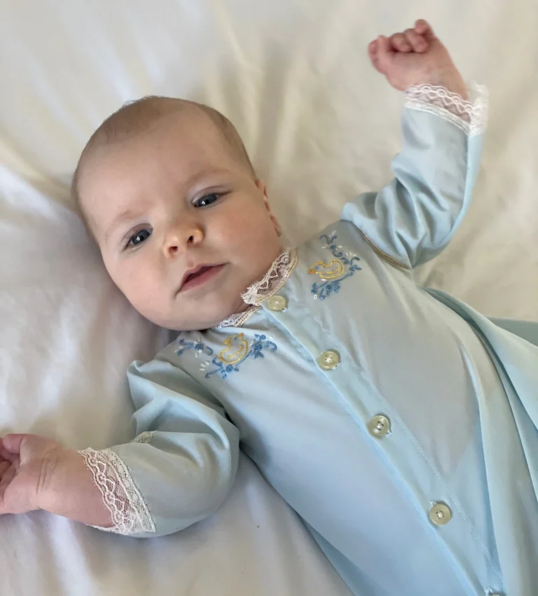 il 1588xN.4898662079 690wBLE DUCKY GOWN ON BABY CLOSE