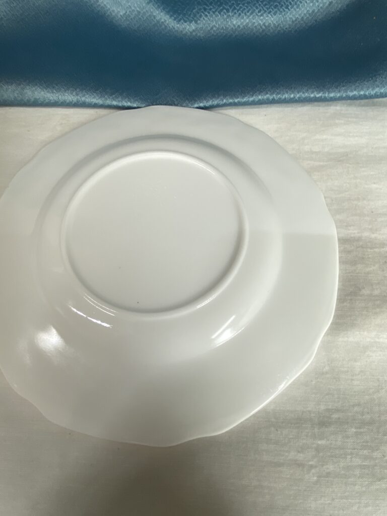 Set of 4 White Salad Plates Grape Harvest Pattern 6 IMG 8878