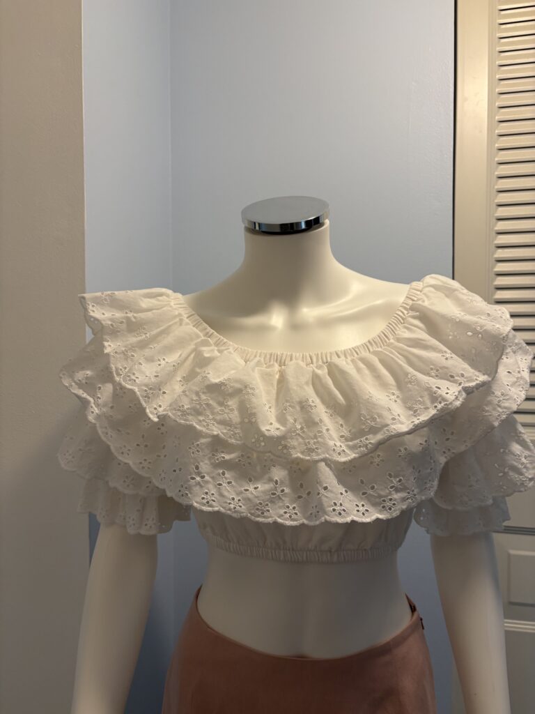 Eyelet Top front