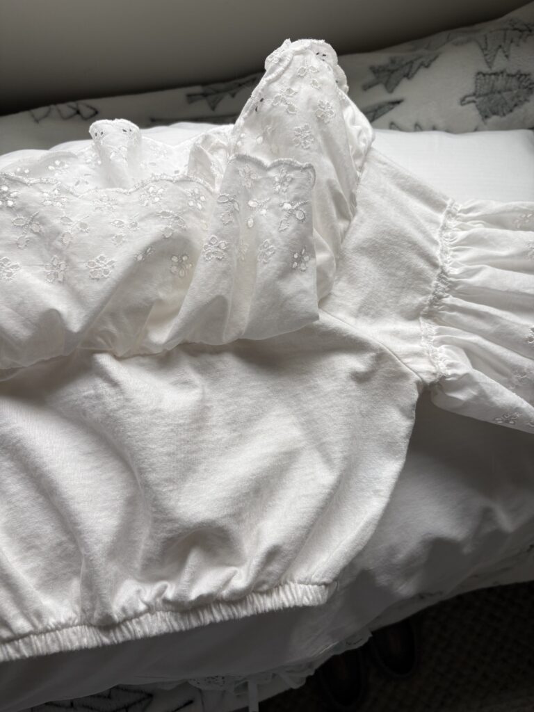 Eyelet top inside view