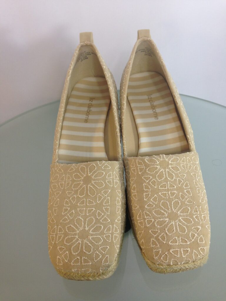 Vintage Liz Claiborne Beige Wedge Espadrille Shoes 1 IMG 0470 Beige espadrille front