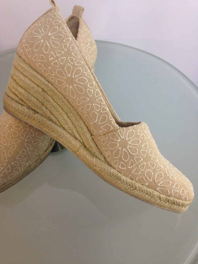 Vintage Liz Claiborne Beige Wedge Espadrille Shoes 3 Beige espadrille side wedge view