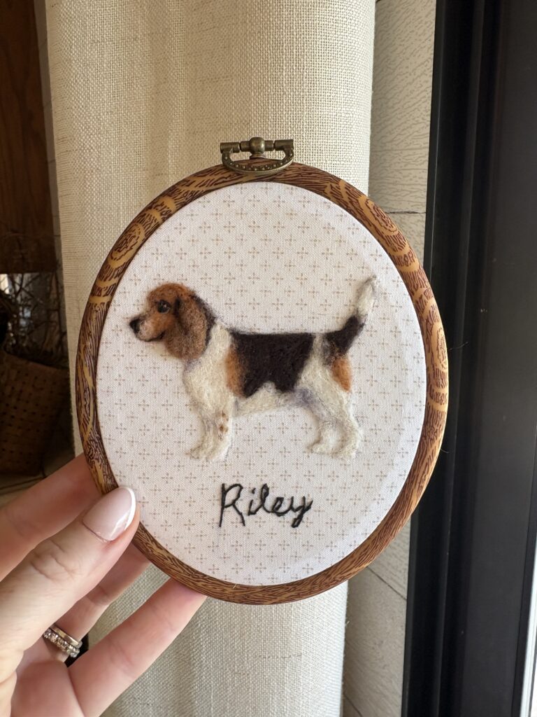 (READ DESCRIPTION FIRST) Side Profile Pet Portrait hand Needle Felted 5x4 7 IMG 4594
