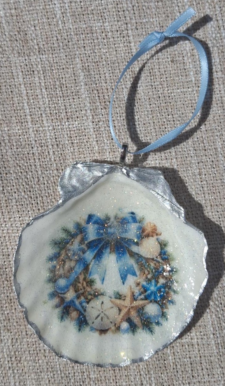 Handmade Coastal Christmas Wreath Seashell Ornament – Blue Beach Holiday Decor 1 1000011197