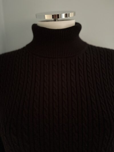 Anne Klein trutleneck close up