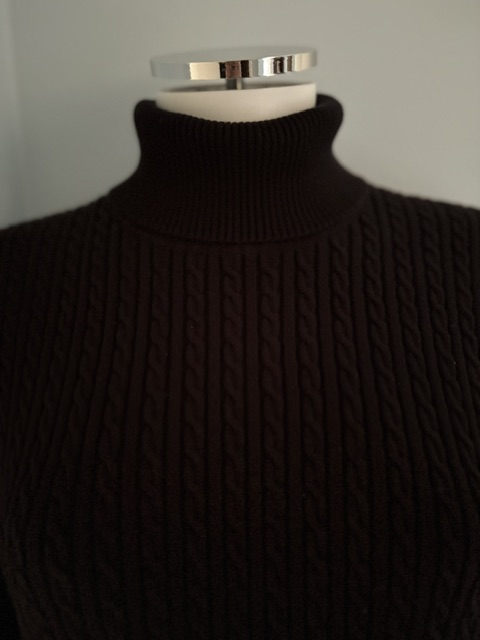 Vintage Anne Klein Sport Black Cable Knit Turtleneck Sweater 1 Anne Klein trutleneck close up