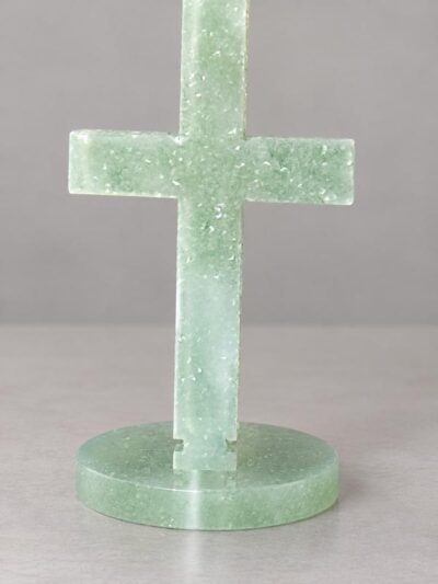 Epoxy resin cross