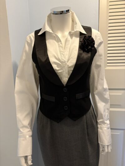 White Blouse Vest Flower pin